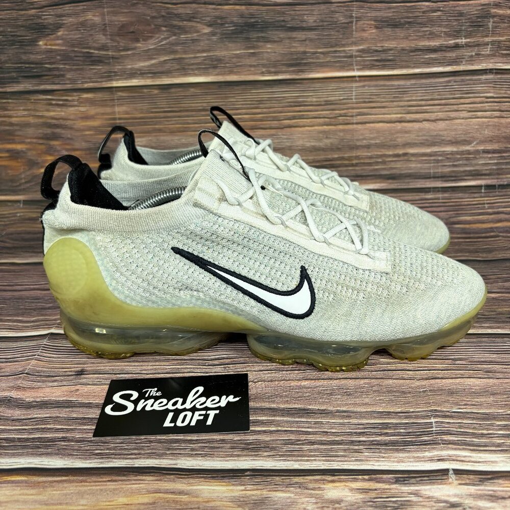 Nike Air VaporMax 2021 Flyknit Men's Monochrome White Silver Athletic Shoes 11.5